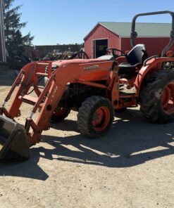 Kubota L3130 loader tractor 4x4