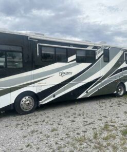 2003 Fleetwood Discovery 38' - with scooter