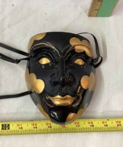 Porcelain face mask black & gold