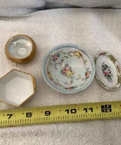 Assorted china salts (4)