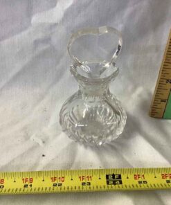 Hand-cut Crystal Perfume with Heart Shaped Stopper