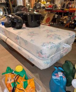 Electric Bed - size 32 x 80