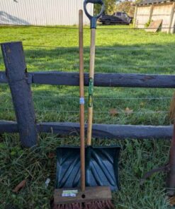 Snowshovel and push broom