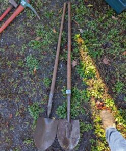 Round mouth shovels