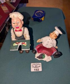 Chef statue wine bottle holders