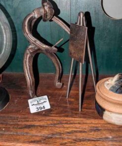 Horse shoe artist figure