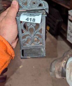 Cast match holder