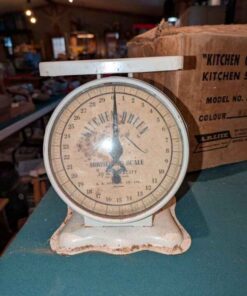 Antique Kitchen Queen household scale