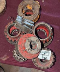 Pipe threading die heads