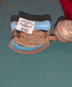 Vintage Coleman fuel iron