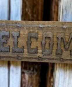 WOODEN WELCOME SIGN