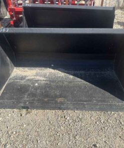 Unused 5ft alo quick tach material bucket