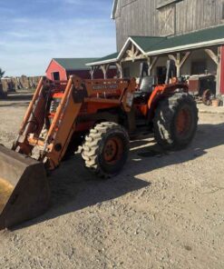 Kubota M5700 loader tractor 4x4