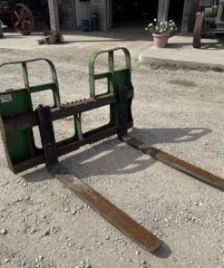 John Deere quick attach pallet forks