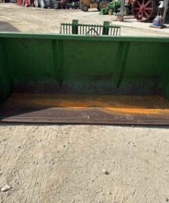 John Deere quick tach 7ft material bucket