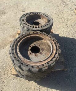 Set of 4 31x10-20 tires on rims