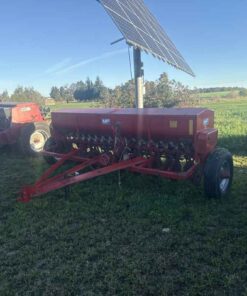 Massey Ferguson 33 seed drill with grain fertilizer grass seed