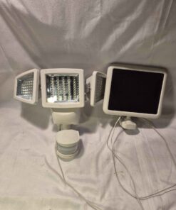 Solar motion light with adjustable sides