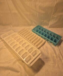 3 ice cube trays