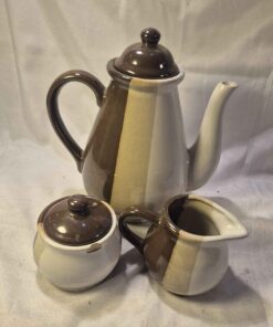 Tea pot cream and sugar