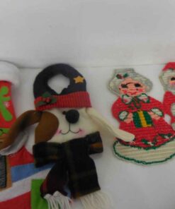 2 Christmas pet hangers & Santa & Mrs. Claus hot plates
