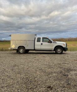 2011 Ford F350 Super Duty service truck