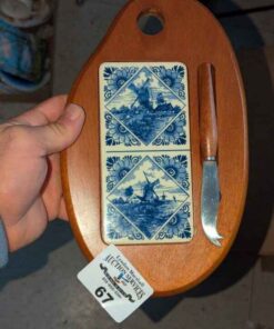 Cheese board and cutting knife