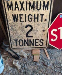 maximum weight 2 tonnes road sign