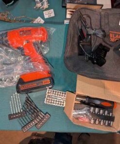 Black and Decker Cordless 20v drill set