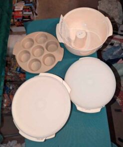 Tupperware dishes