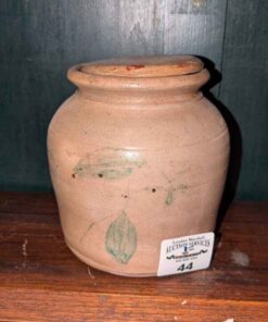 Stoneware crock with lid