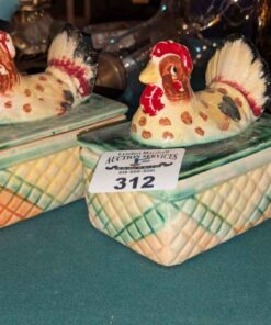Shafford Hen on nest trinket boxes
