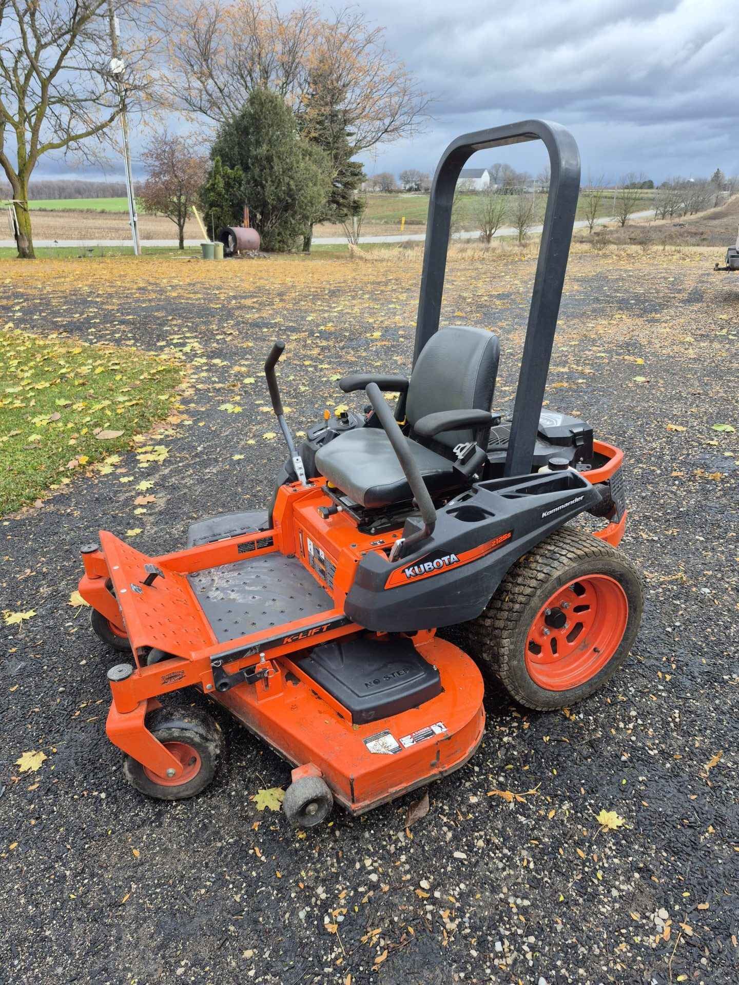 Kubota Zero turn mower with factory SUPER HEAVY DUTY 54" Deck with 25 horsepower Kohler engine only 283 engine hours