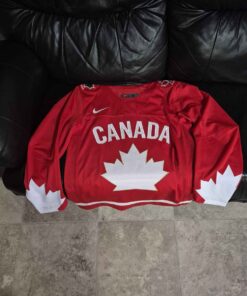 Small Nike team Canada Jersey