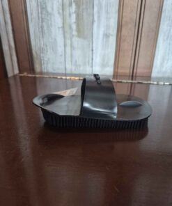 Black curry comb