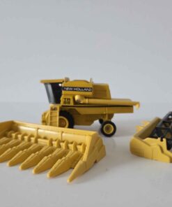 1/64 - New Holland TR98 with 2 heads - Made by Ertl