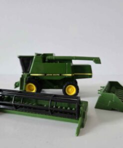 1/64 - John Deere Combine with 2 heads - Made by Ertl