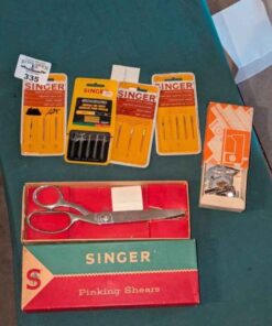 Singer Pinking shears, sewing needles