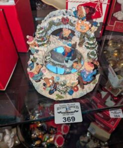 Bear skating Musical Box