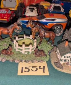 Anne of Green Gables and Horse statues