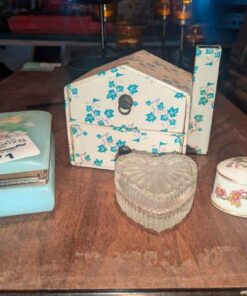 Trinket and jewel boxes