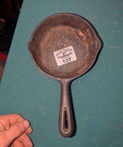 Smarts of Brockville No. 3 Cast skillet
