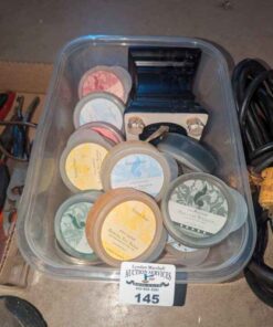 Wax warmer and scent pods