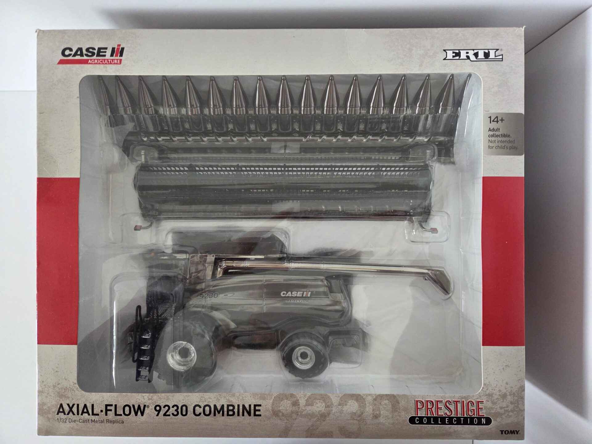 1/32 - Case iH 9230 Chase Gun Metal Edition Combine - Prestige Collection - New in box and box has never been opened