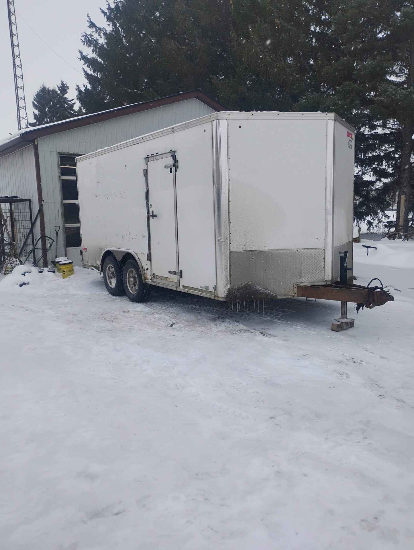 16 foot x 8 foot enclosed trailer Barn doors super heavy duty double 5000 pound axle