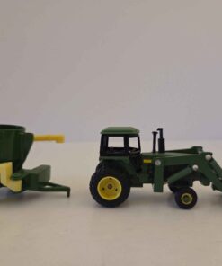 1/64 John Deere Loader Tractor with Mix Mill - Loose/No Box (previously displayed)