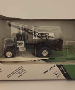 1/64 - John Deere C&J Farm Systems Fertilizer Truck - New In Box (box is opened)