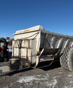 Kuhn 8141 Slinger Manure Spreader