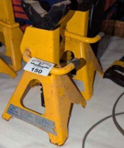 3 Ton Jack Stands (2)