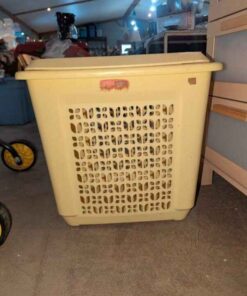 Laundry hamper